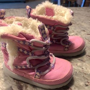 Coziest Nike high-top winter boot for little girls